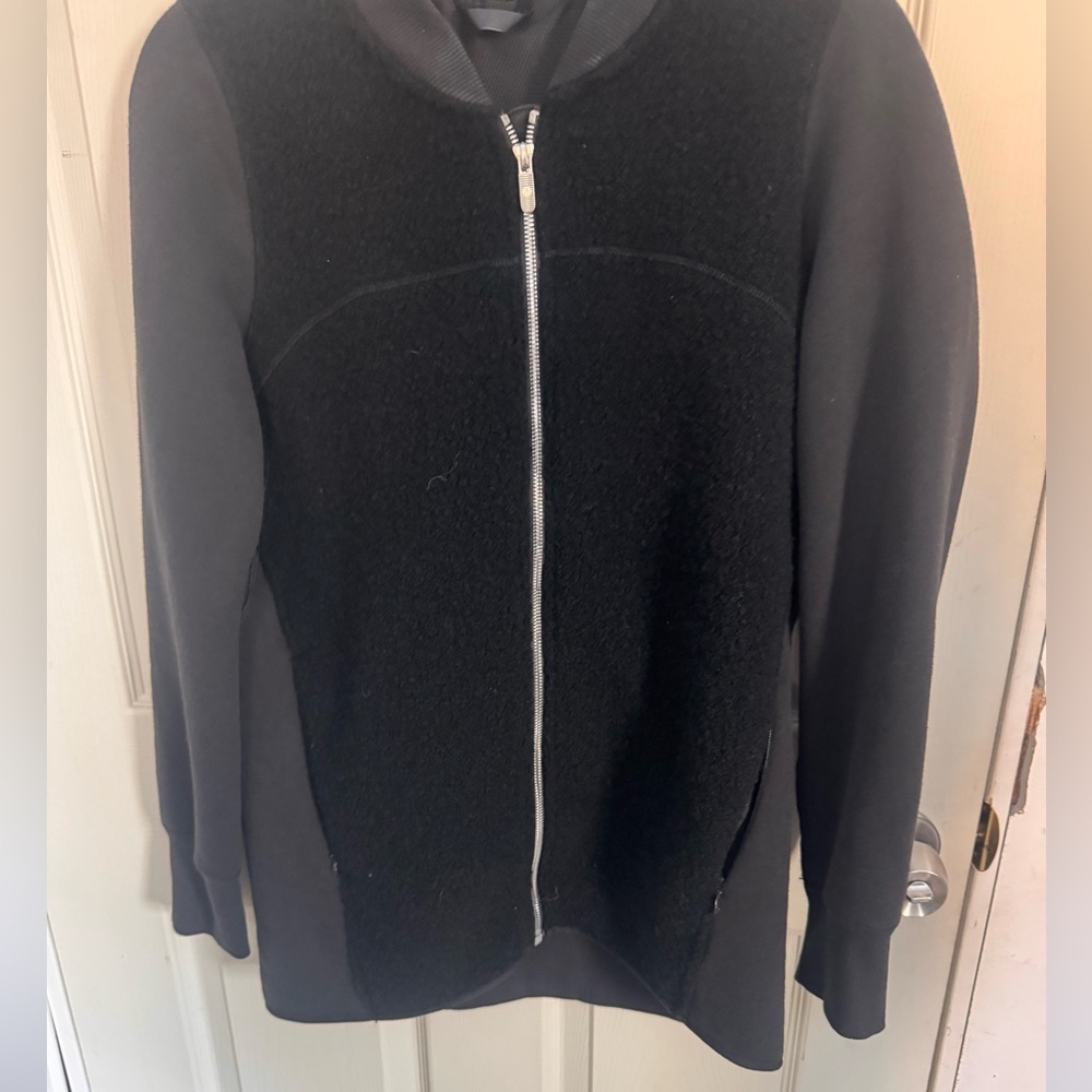 Lululemon Women's Black Stand Out Sherpa Jacket Full Zip Size: 8 - Picture 6 of 16